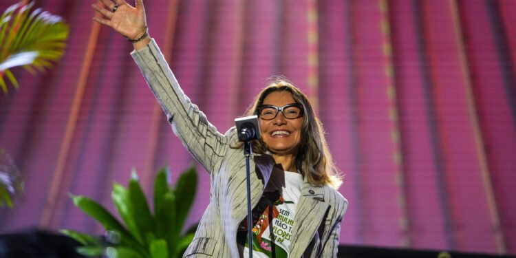 Janja diz que “Sem mulher, não tem floresta em pé” e vira meme nas redes sociais
