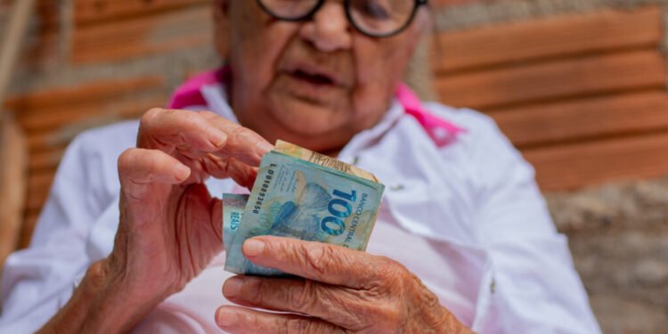 Nascidos entre 1950 e 1960 vão receber do governo R$ 1.518,00 por mês, saiba como solicitar