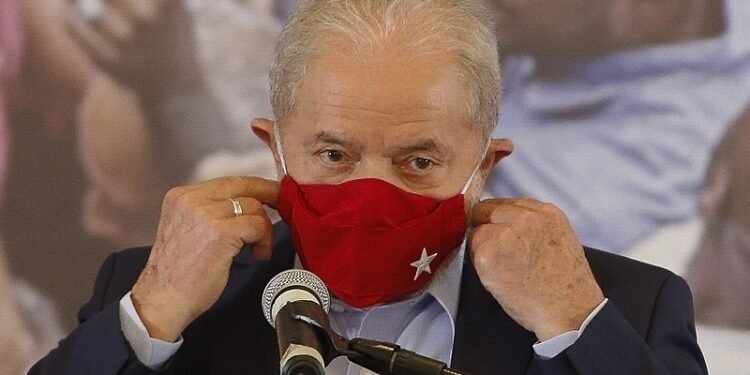 Economia do Brasil estava melhor na pandemia do que agora